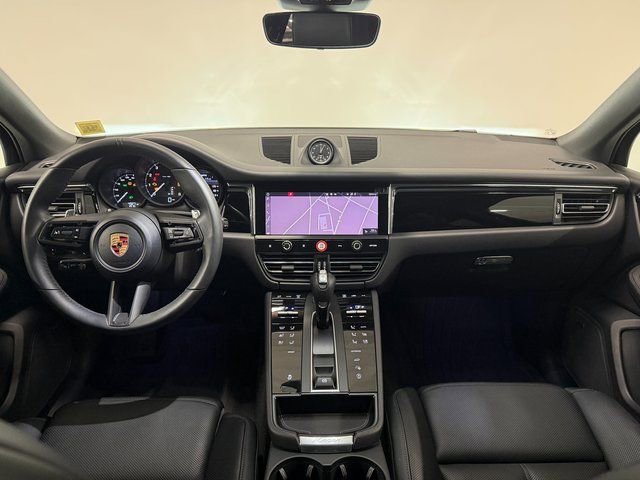 Certified 2026 Porsche Macan AWD/4WD image 13