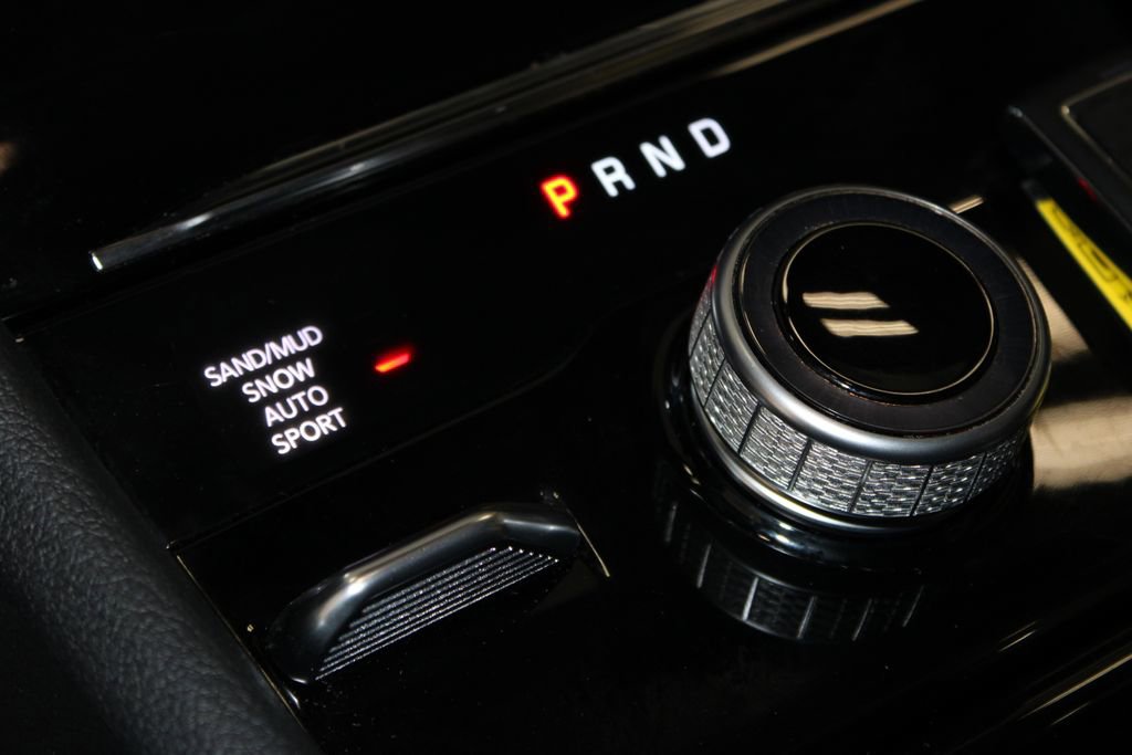 Used 2023 Jeep Grand Cherokee Limited image 42