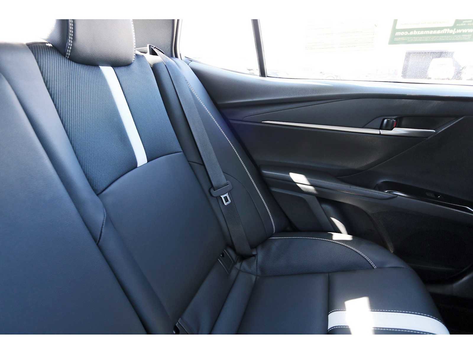 Used 2026 Toyota Camry SE w/ Convenience Package image 10