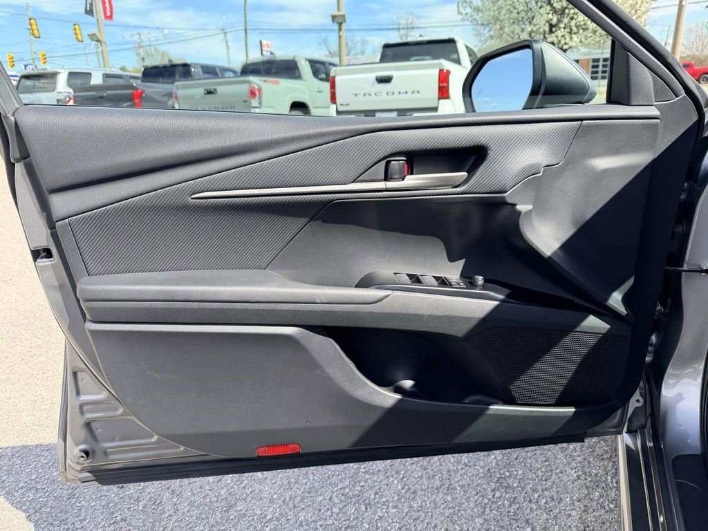 Certified 2025 Toyota Camry SE w/ Convenience Package image 18