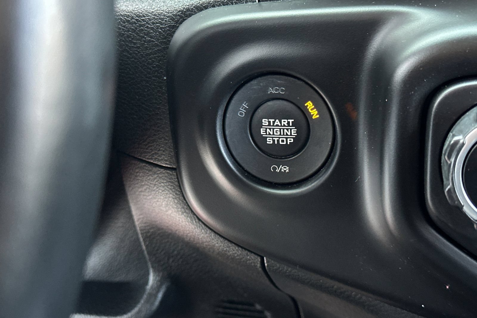 Used 2021 Jeep Gladiator Sport AWD/4WD image 28