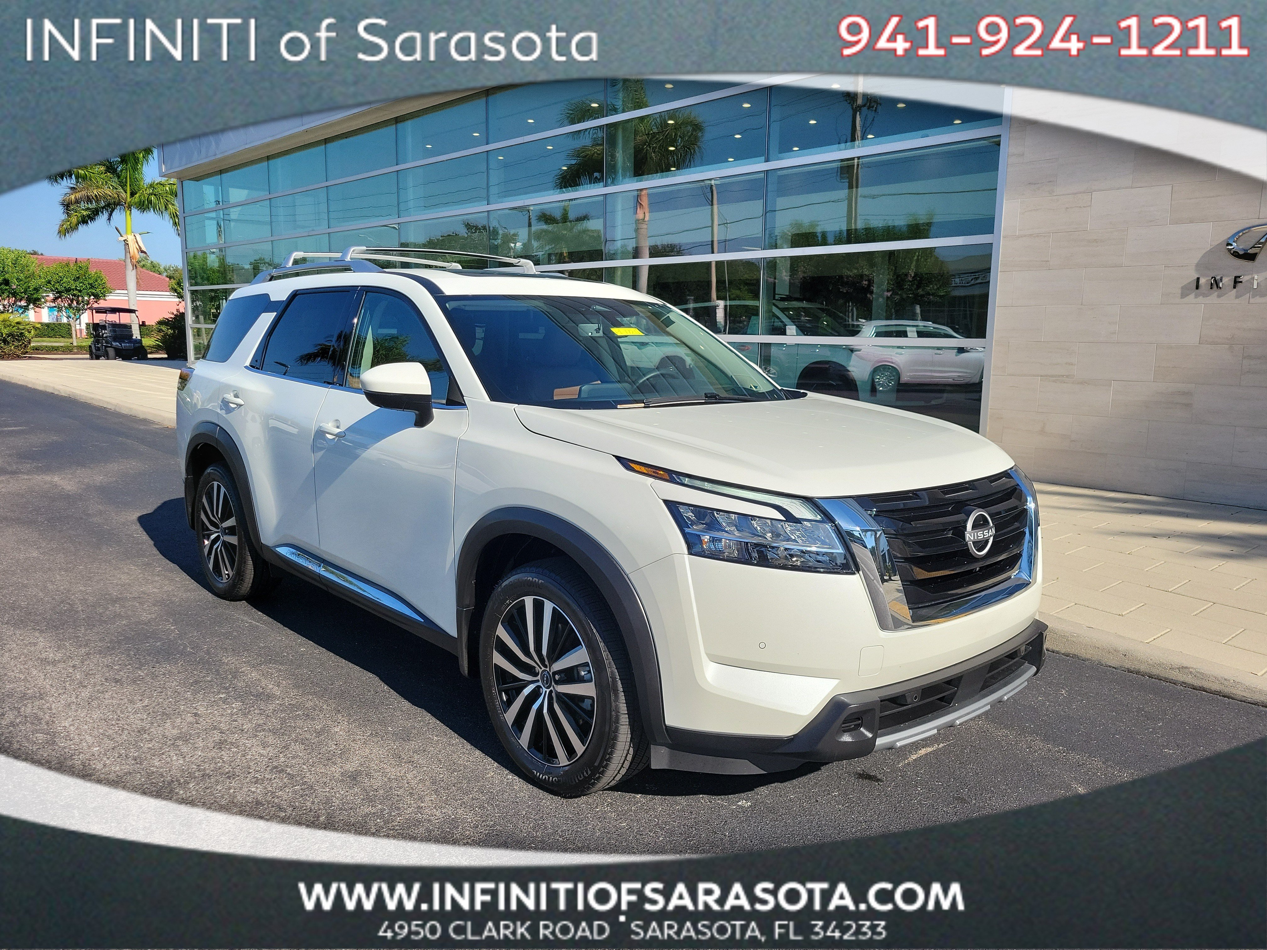 Used 2024 Nissan Pathfinder Platinum w/ Cargo Package