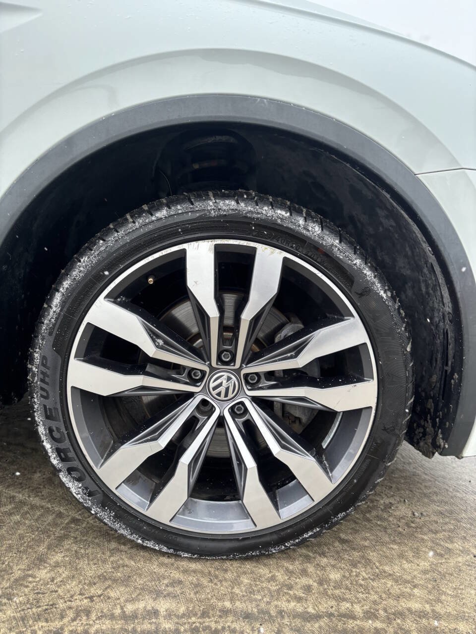 Used 2020 Volkswagen Tiguan SEL Premium R-Line w/ 3rd Row Seat Package AWD/4WD image 18