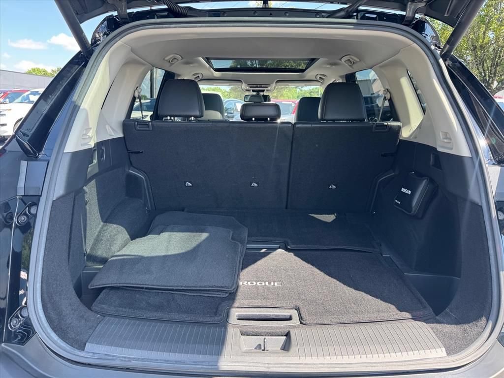 Certified 2021 Nissan Rogue Platinum FWD image 10