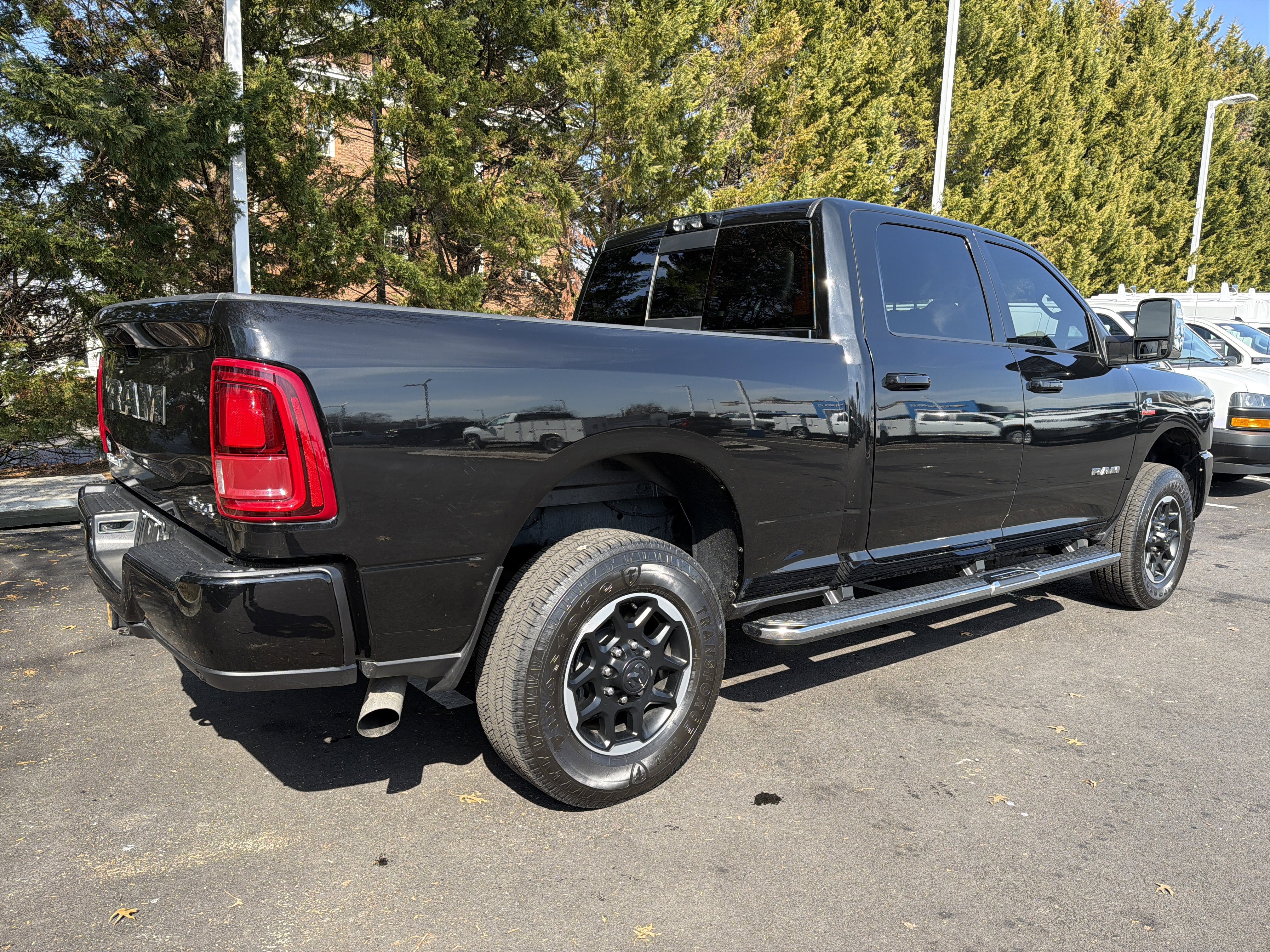Used 2025 RAM 3500 Laramie image 10
