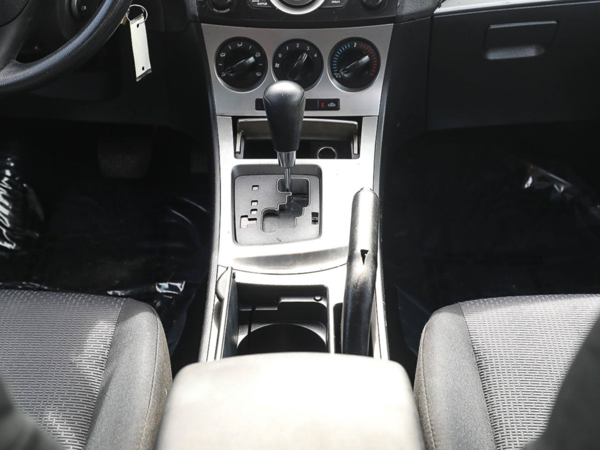 Used 2010 MAZDA MAZDA3 i Touring FWD image 22