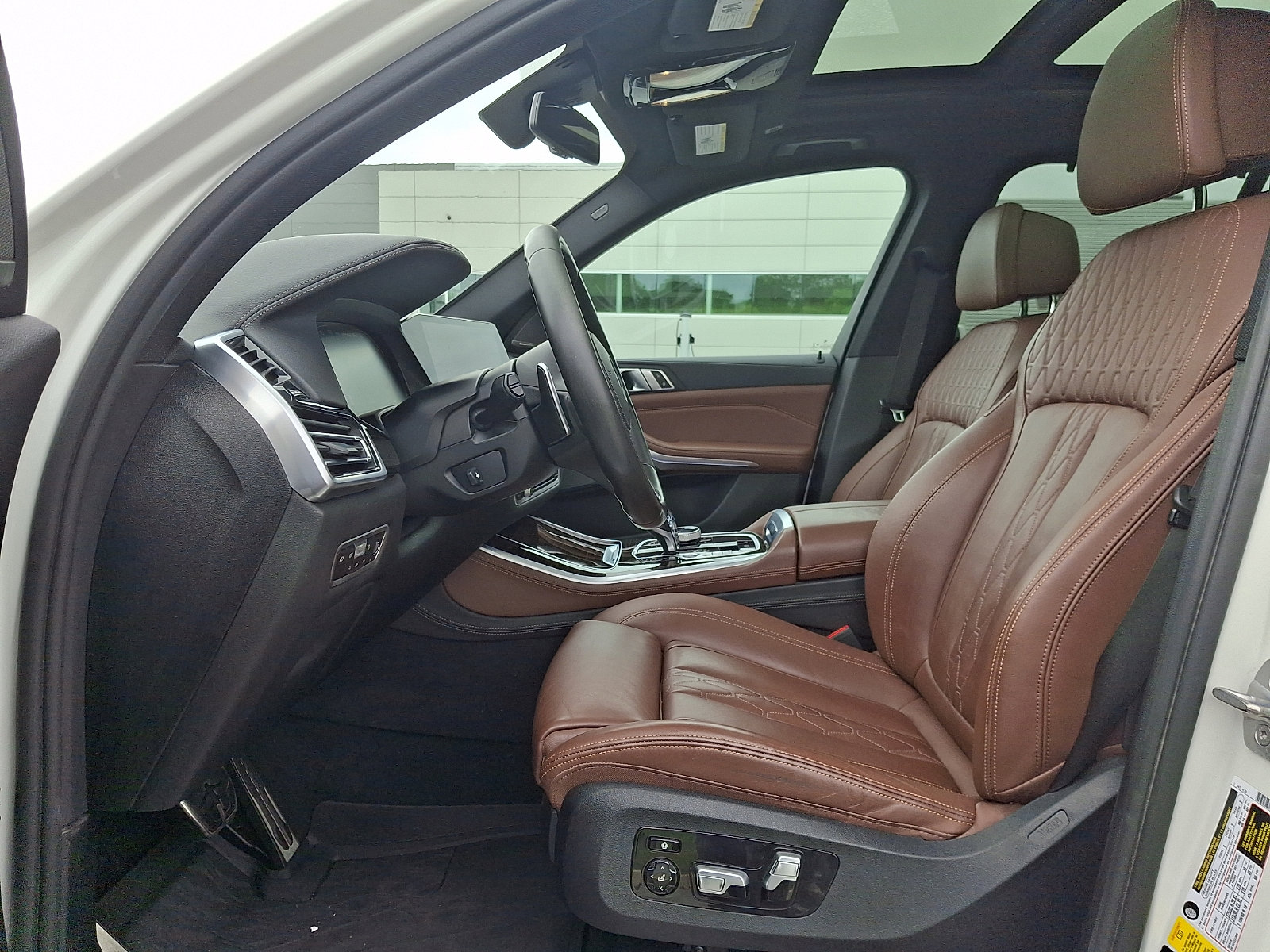 Used 2020 BMW X5 M50i w/ Executive Package AWD/4WD image 13