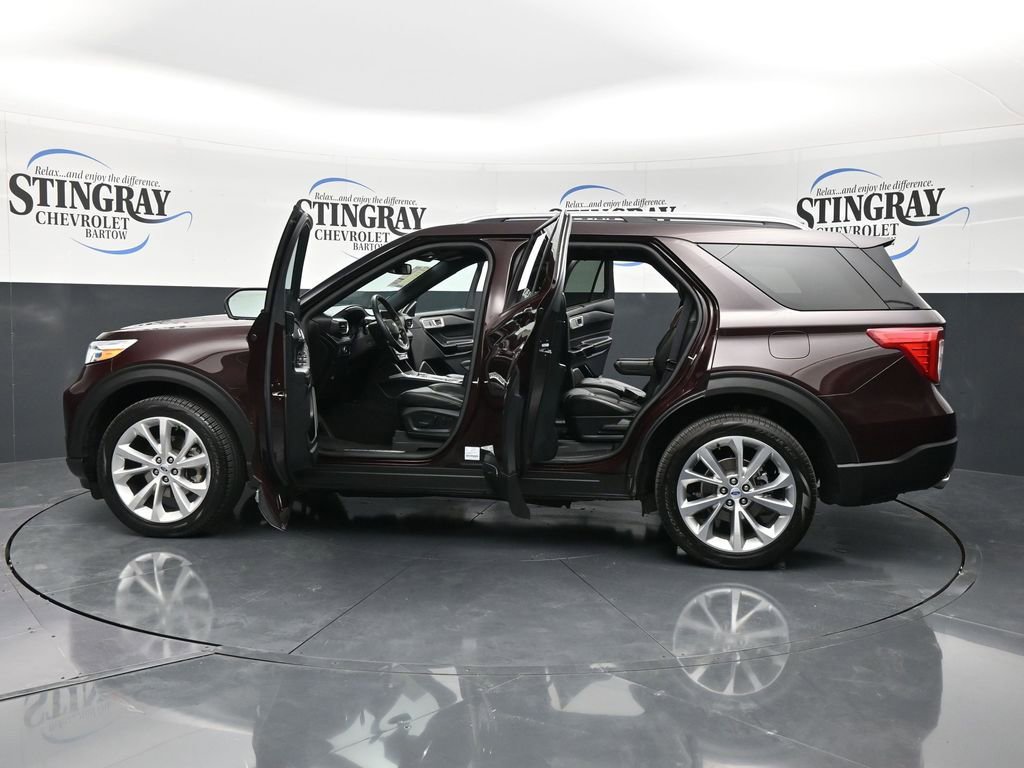 Used 2023 Ford Explorer Platinum w/ Equipment Group 601A AWD/4WD image 28