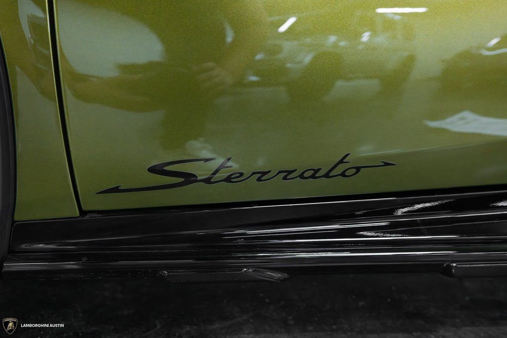 Used 2024 Lamborghini Huracan Sterrato image 7