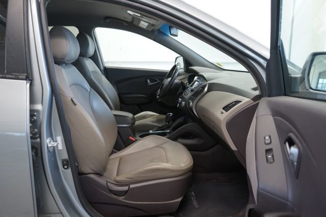 Used 2015 Hyundai Tucson SE AWD/4WD image 32