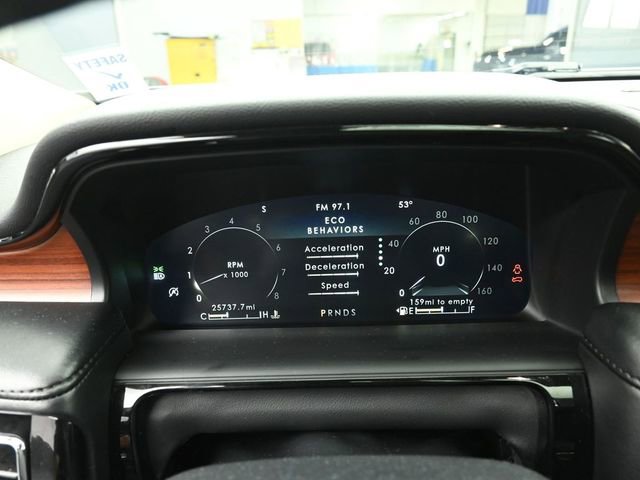 Certified 2022 Lincoln Nautilus Reserve w/ Equipment Group 201A image 16