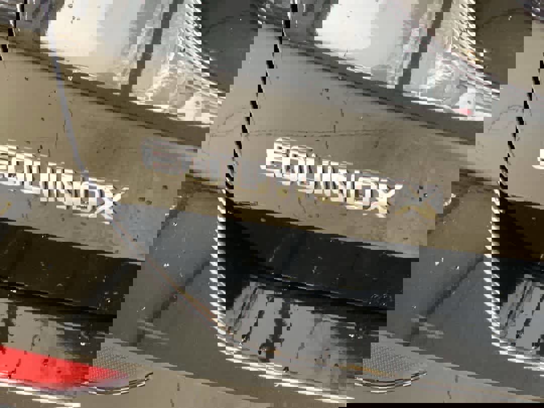 Used 2020 Chevrolet Equinox LT w/ Driver Convenience Package image 11