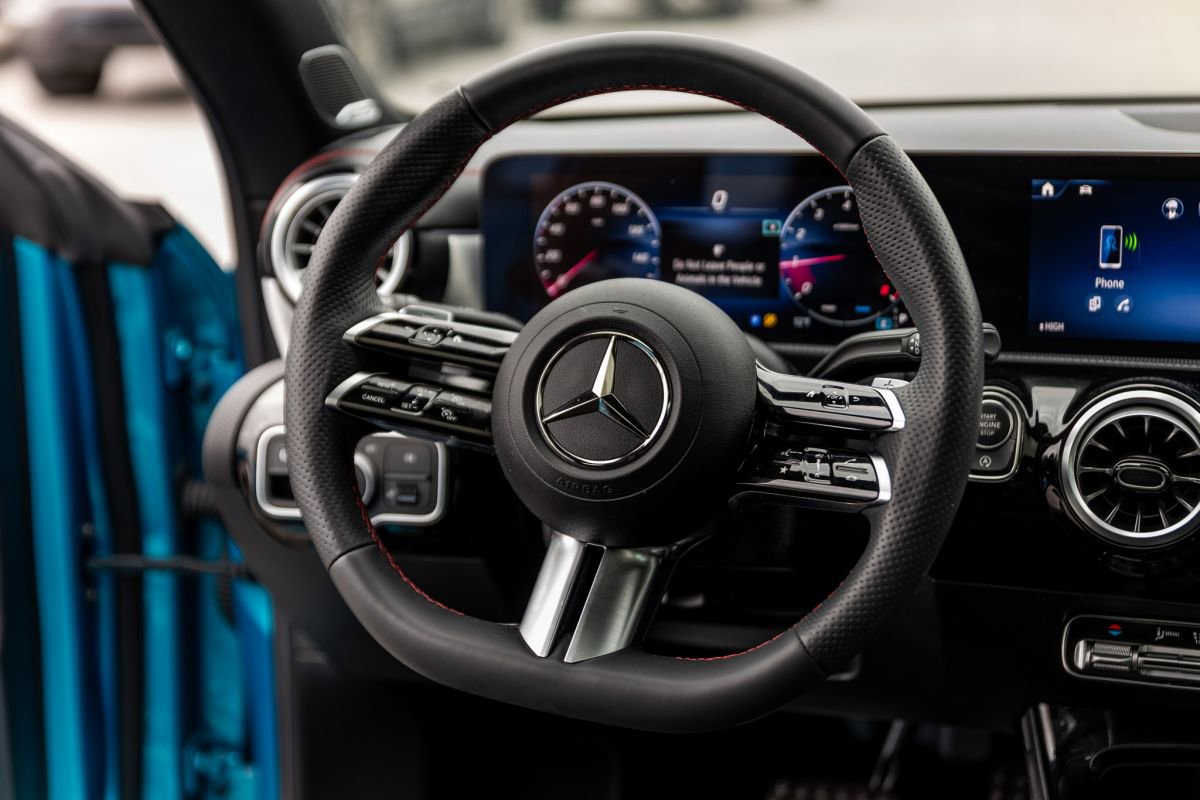 Used 2024 Mercedes-Benz CLA 250 image 11