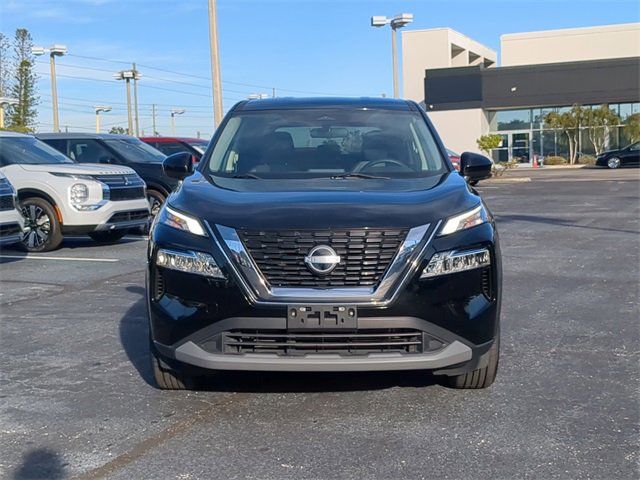 Used 2023 Nissan Rogue SV image 3