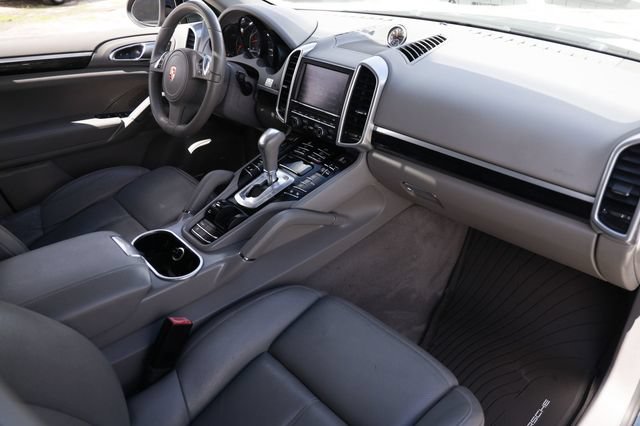 Used 2014 Porsche Cayenne Diesel AWD/4WD image 21