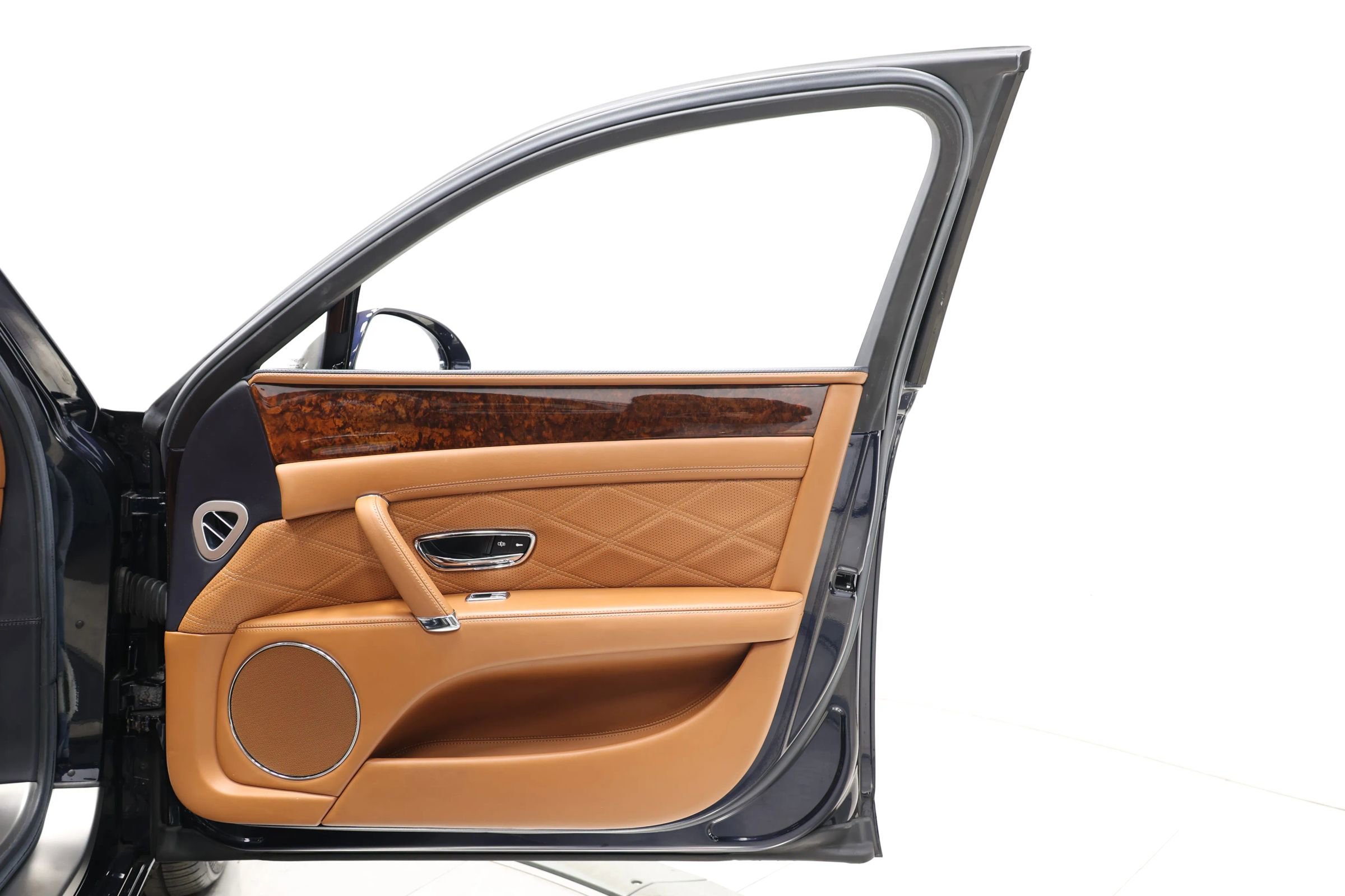 Used 2014 Bentley Flying Spur W12 image 77