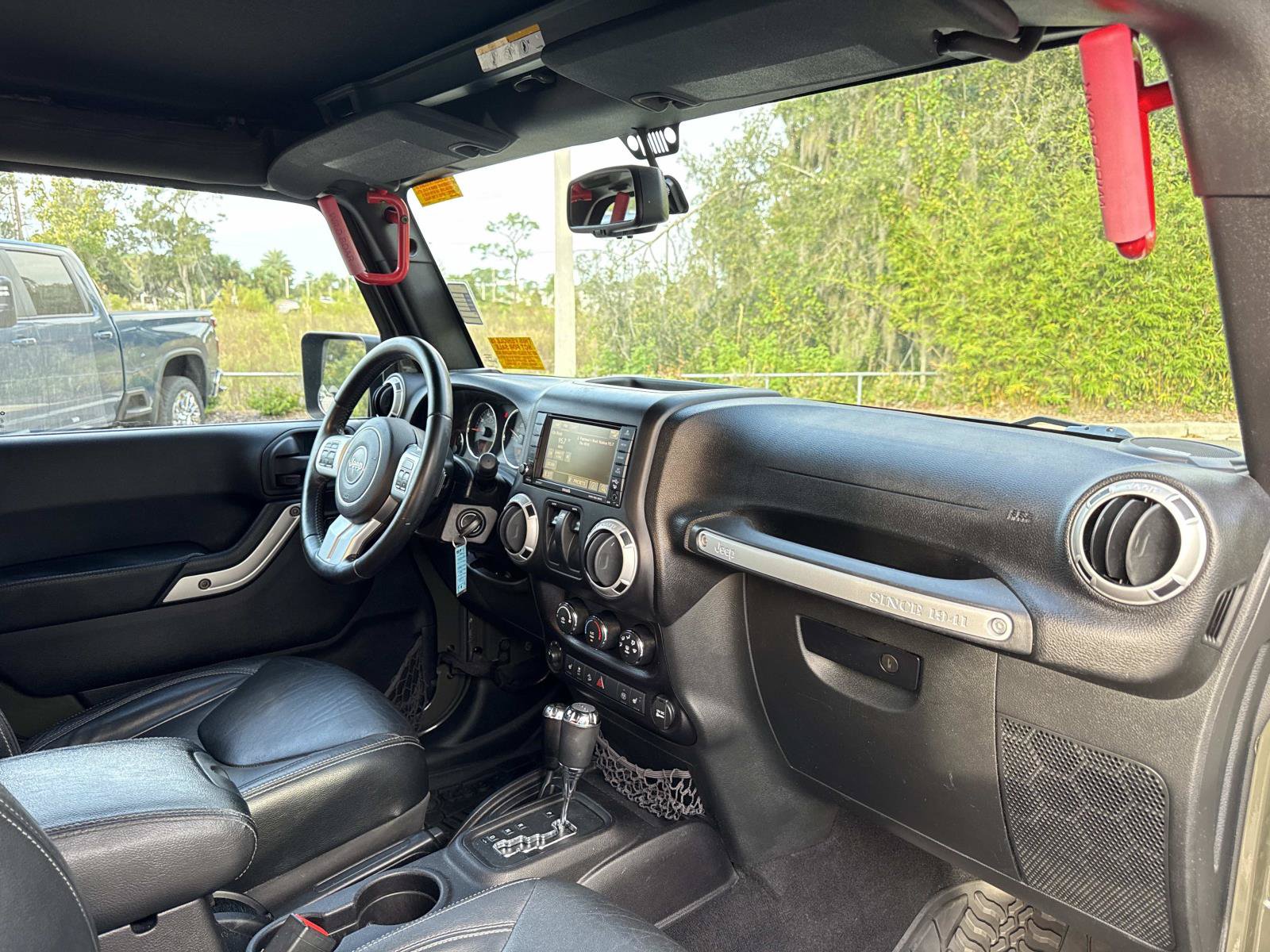 Used 2016 Jeep Wrangler Rubicon AWD/4WD image 12