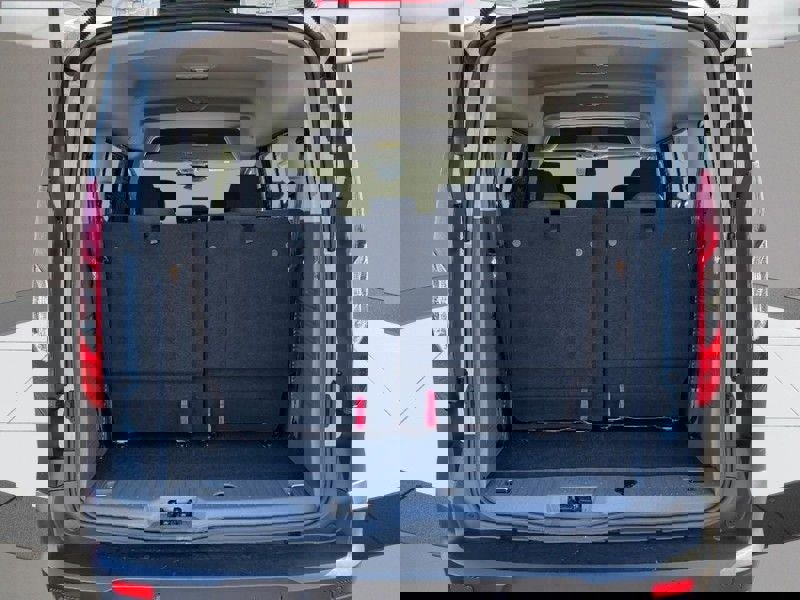 Used 2022 Ford Transit Connect XL image 4