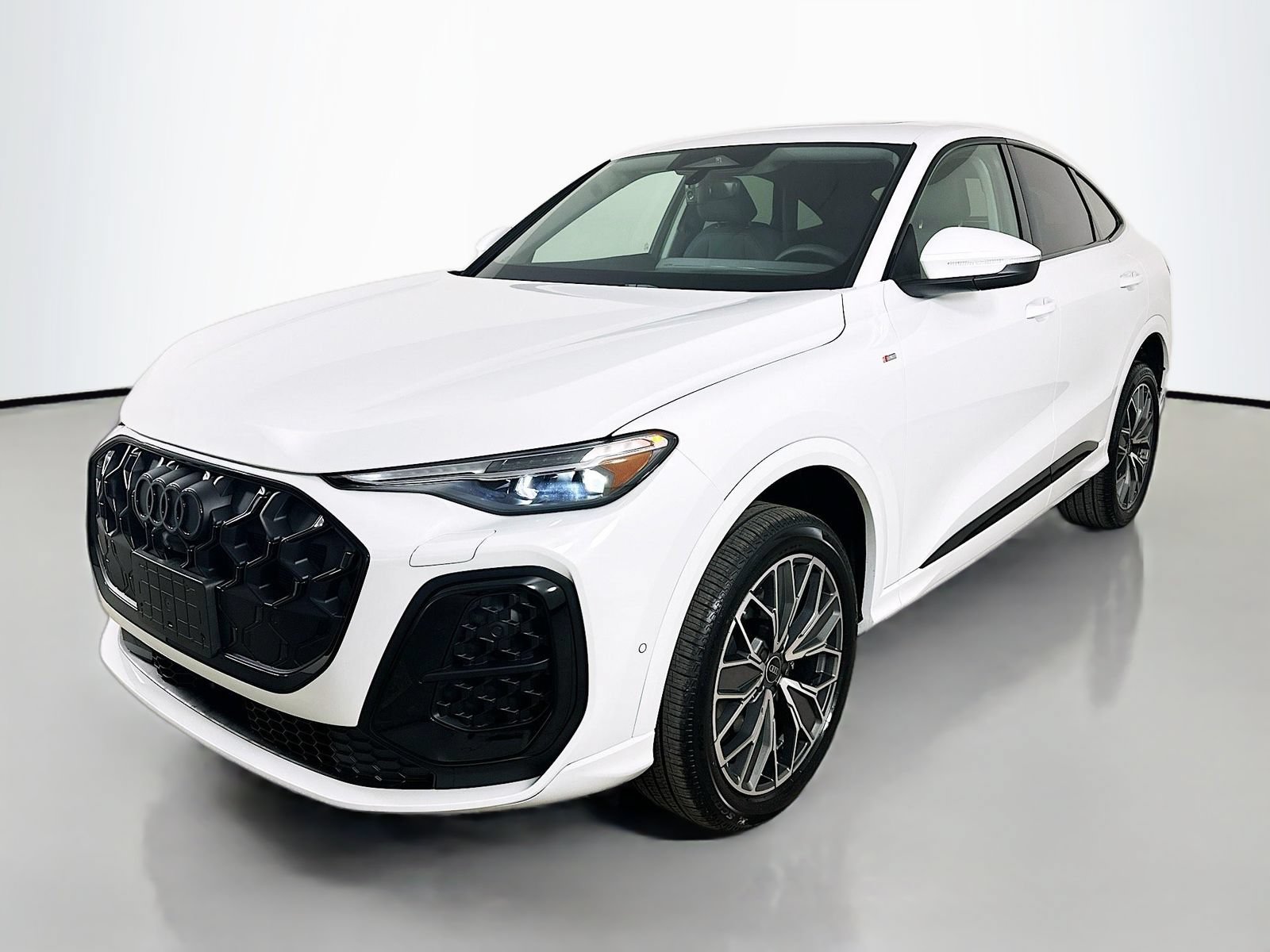New 2026 Audi Q5 Premium Plus AWD/4WD image 1