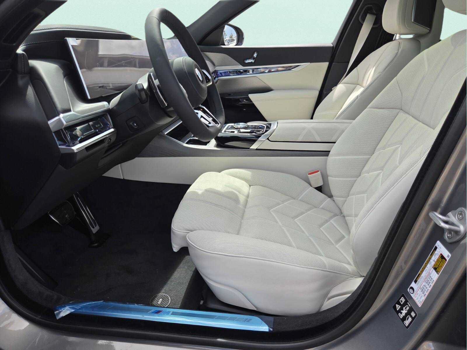 New 2026 BMW 740i xDrive w/ Executive Package AWD/4WD image 10
