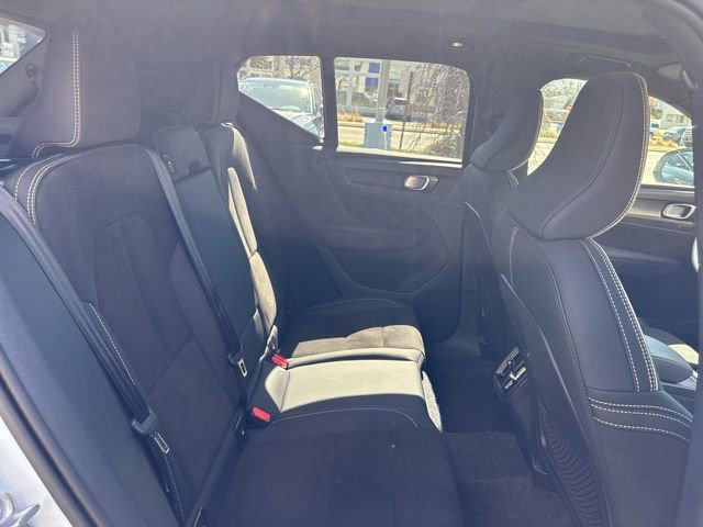 Used 2025 Volvo XC40 B5 Plus AWD/4WD image 14