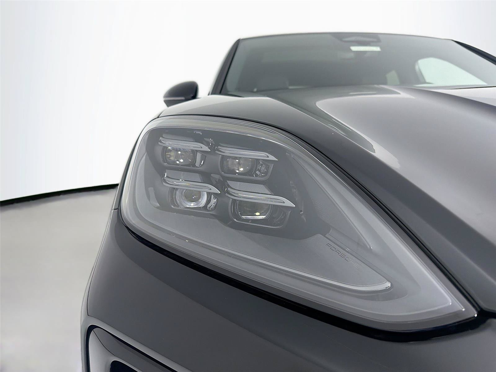 New 2026 Porsche Cayenne Coupe AWD/4WD image 30