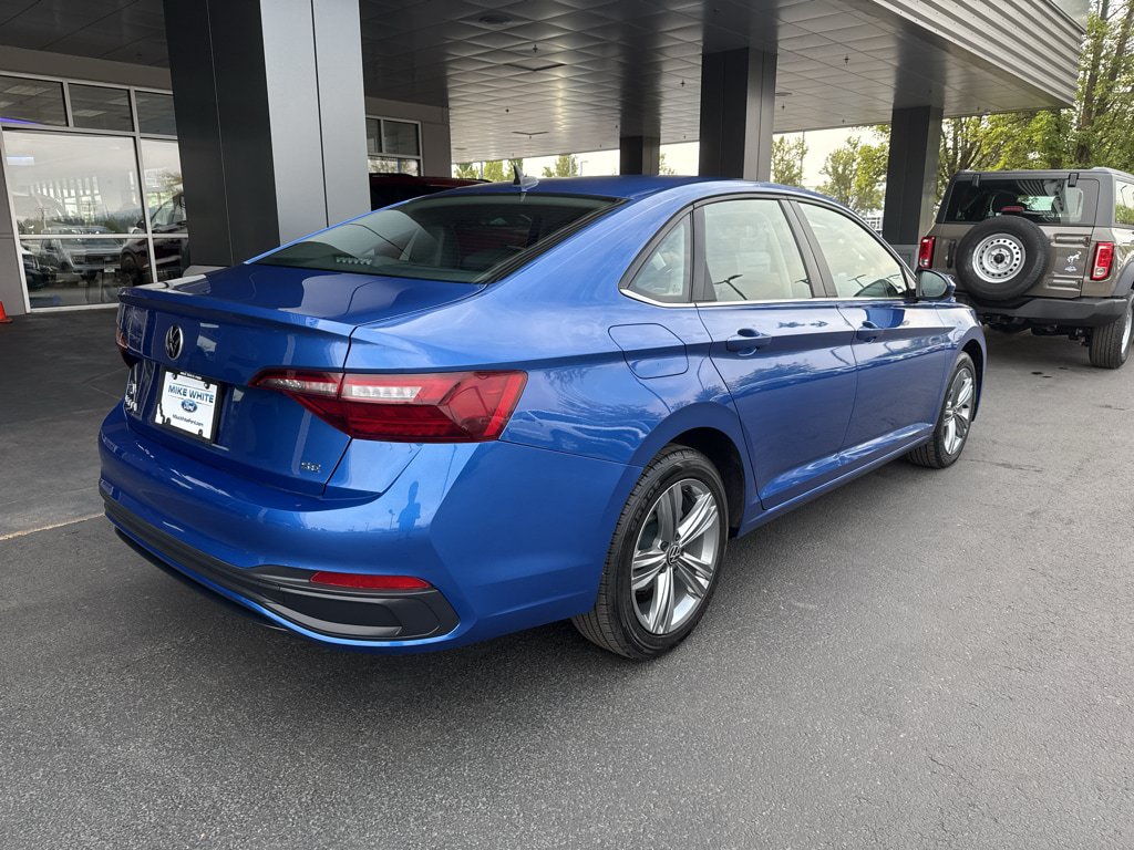 Used 2024 Volkswagen Jetta SE FWD image 4