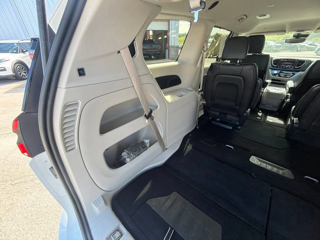 Used 2024 Chrysler Pacifica Touring-L FWD image 56