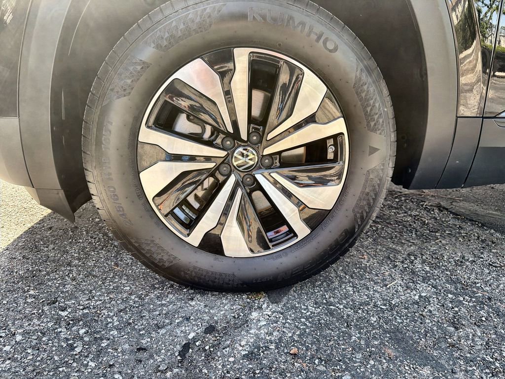 Used 2024 Volkswagen Atlas SE image 18