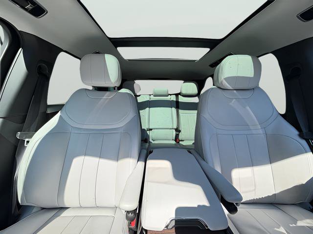 Certified 2023 Land Rover Range Rover Sport SE image 28