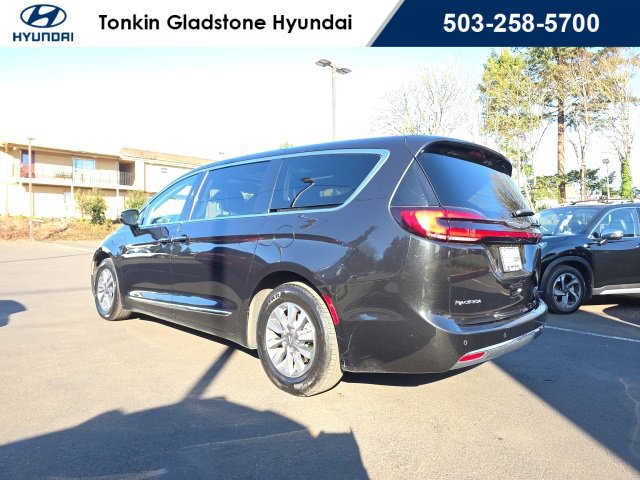 Used 2023 Chrysler Pacifica Limited image 7