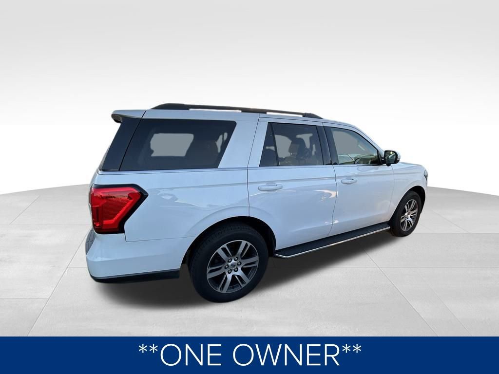Used 2022 Ford Expedition XLT image 2