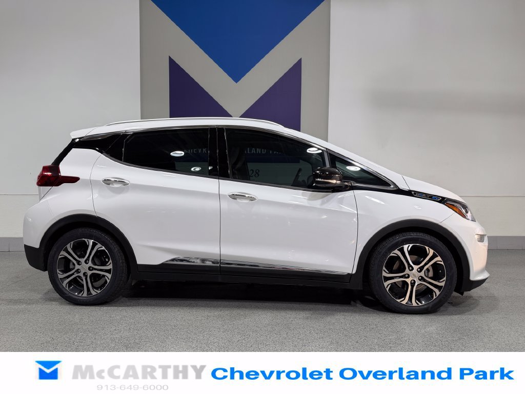 Used 2021 Chevrolet Bolt Premier w/ Infotainment Package FWD image 4