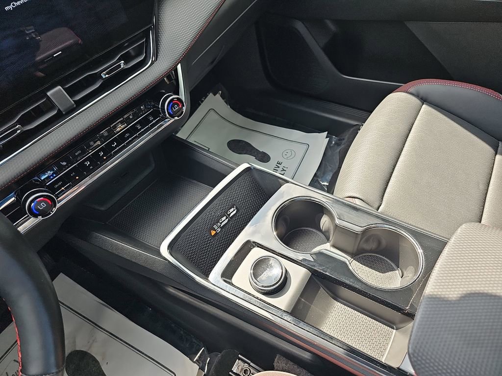 Used 2025 Chevrolet Equinox RS w/ Safety and Technology Package image 28