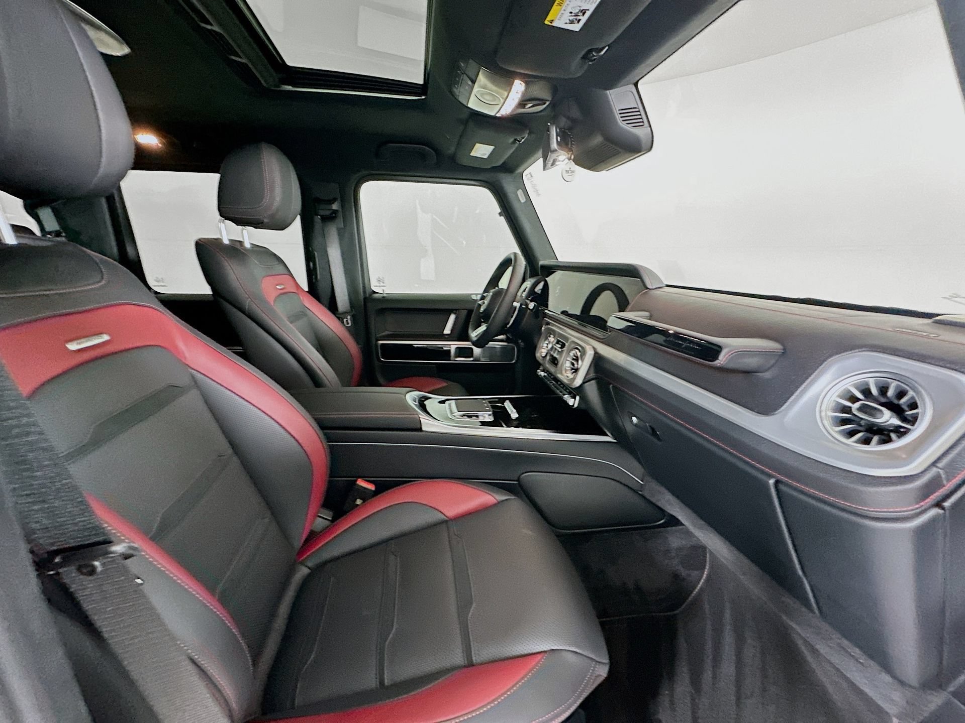 Certified 2025 Mercedes-Benz G 63 AMG 4MATIC image 31