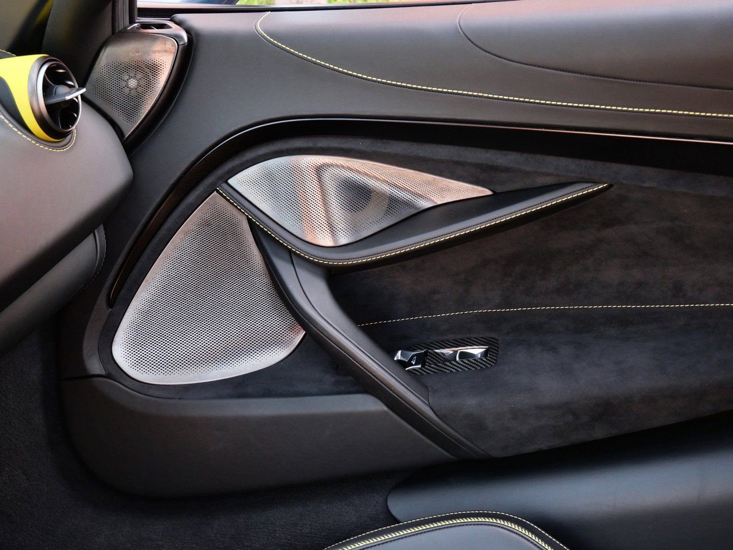 Used 2019 McLaren 720S Performance image 13