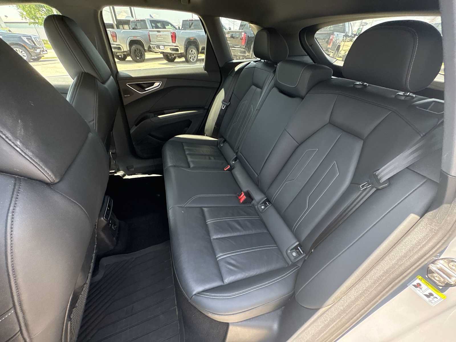 Used 2022 Audi Q4 e-tron Prestige AWD/4WD image 27
