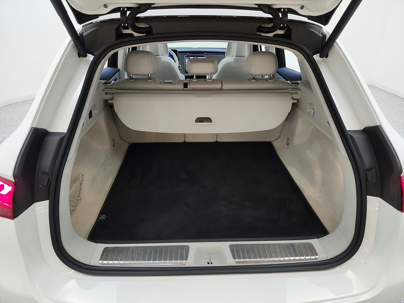 Certified 2023 Mercedes-Benz EQE 350+ 4MATIC SUV image 21