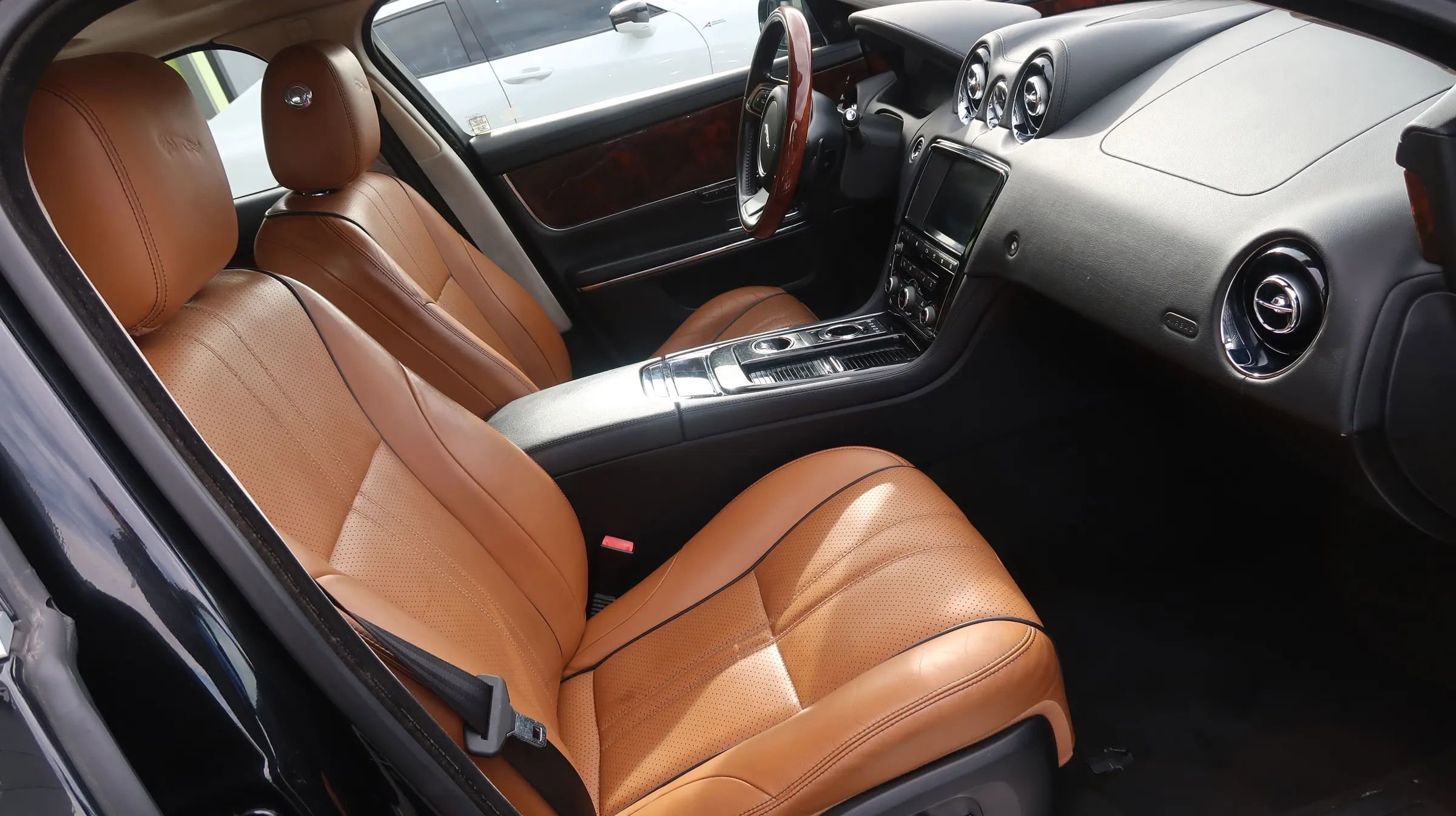 Used 2016 Jaguar XJ R-Sport AWD/4WD image 22