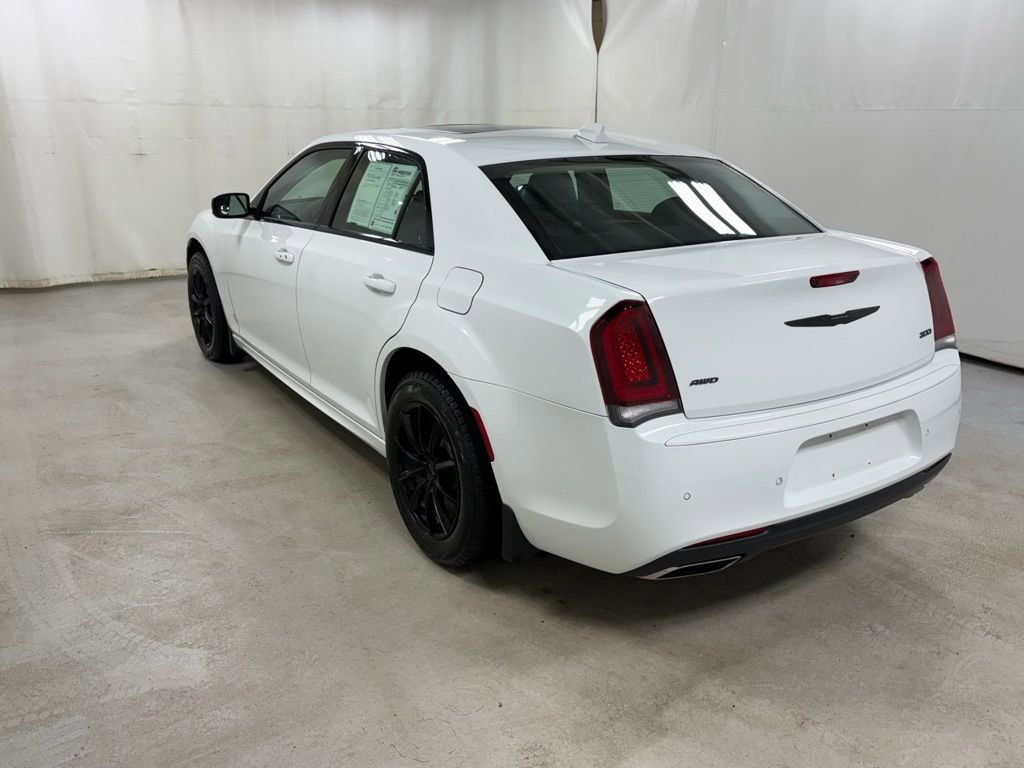 Used 2023 Chrysler 300 Touring L w/ Popular Equipment Group image 7