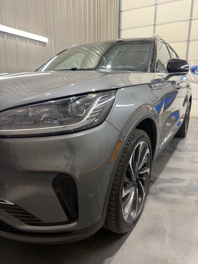 Used 2025 Lincoln Aviator Reserve w/ Equipment Group 201A AWD/4WD image 7