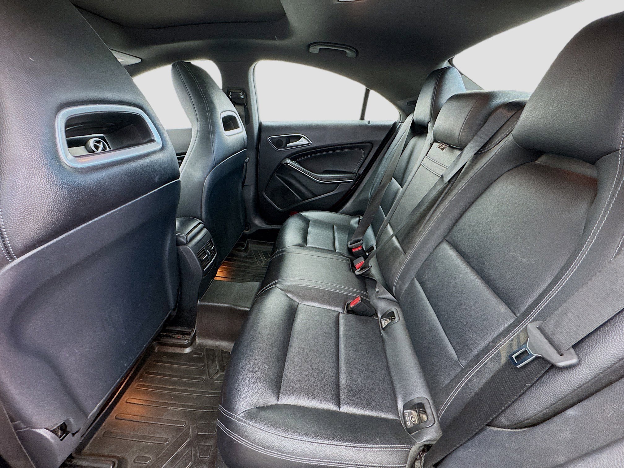 Used 2018 Mercedes-Benz CLA 250 image 16