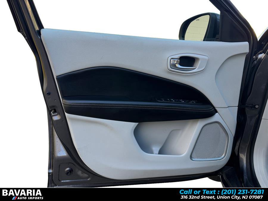 Used 2018 Jeep Compass Latitude w/ Popular Equipment Group image 11