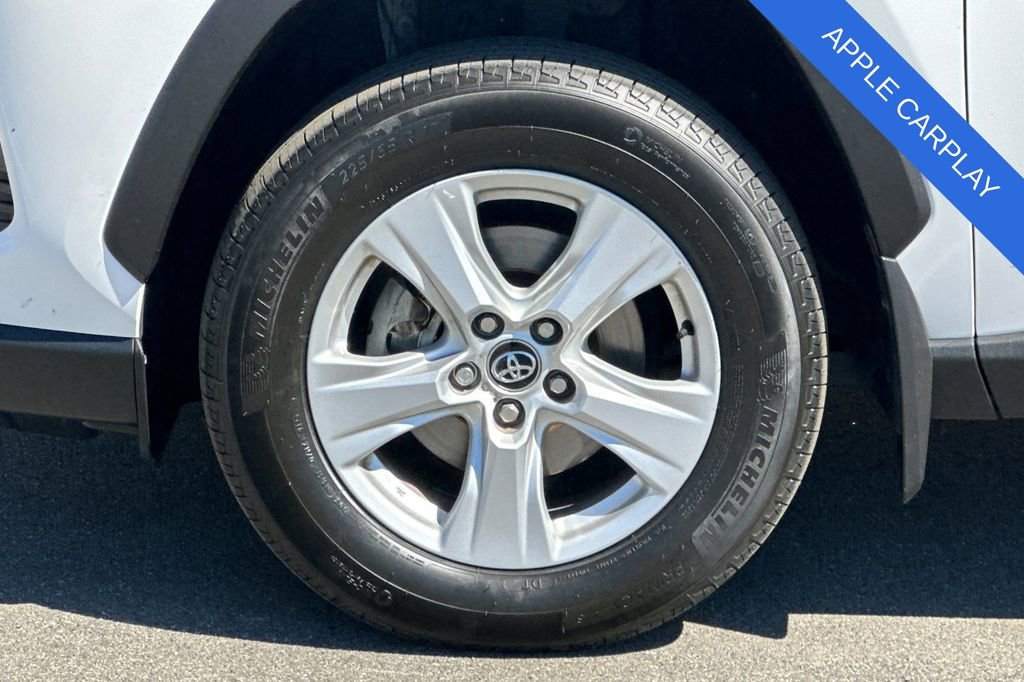Used 2021 Toyota RAV4 XLE w/ Carpet Mat Package (TMS) image 32