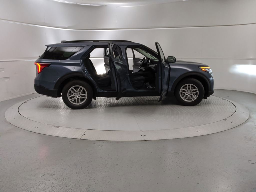 New 2025 Ford Explorer Active image 8
