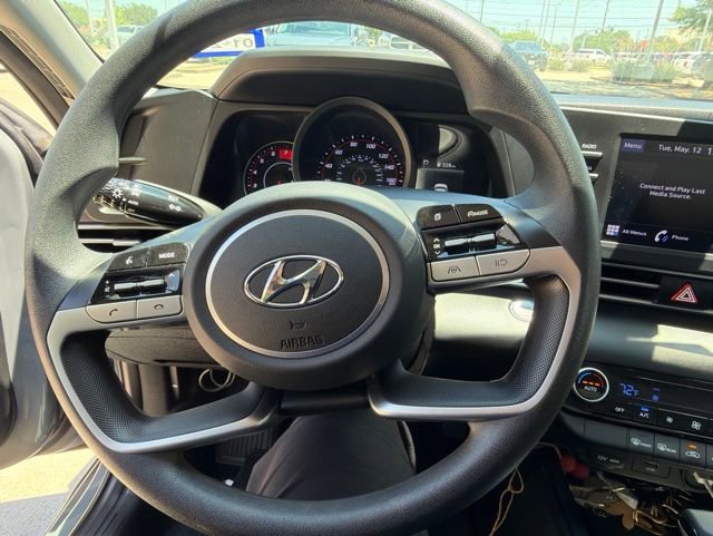 Used 2022 Hyundai Elantra SEL w/ Cargo Package FWD image 6