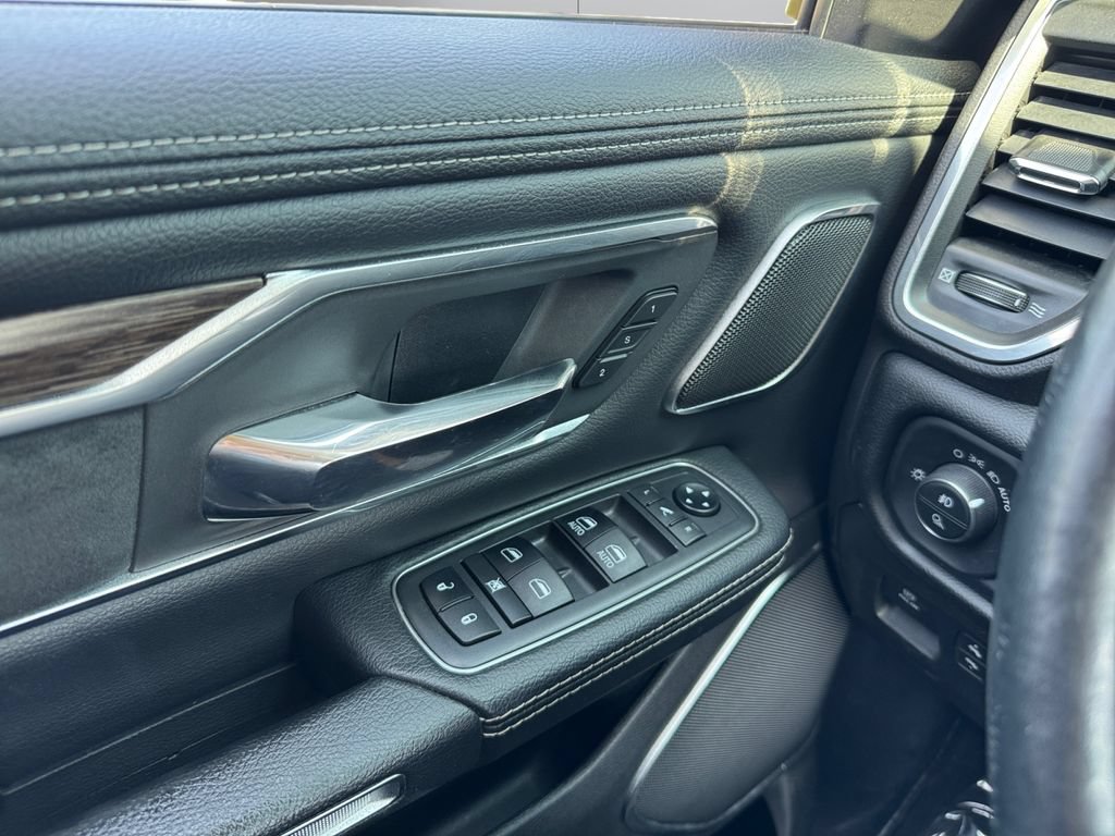 Used 2019 RAM 1500 Laramie AWD/4WD image 11