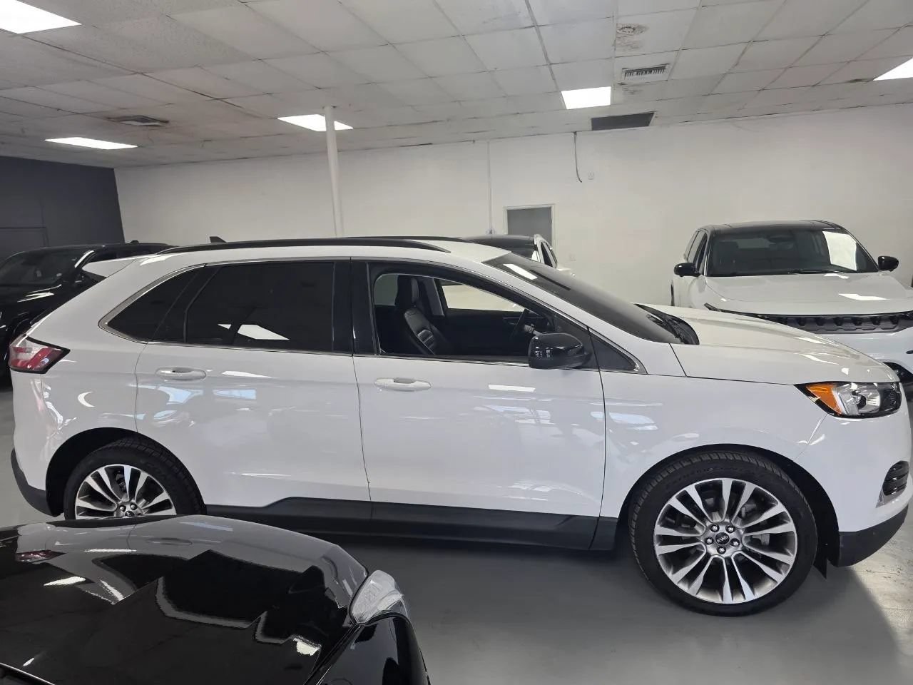 Used 2022 Ford Edge SEL w/ Sport Appearance Package AWD/4WD image 4