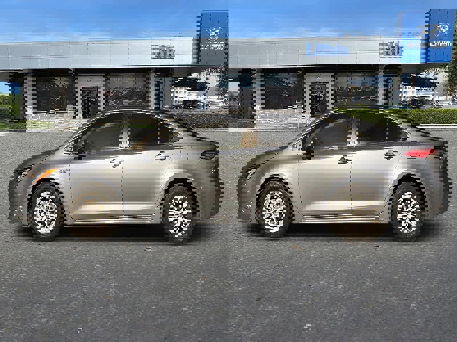 Used 2020 Toyota Corolla LE image 6