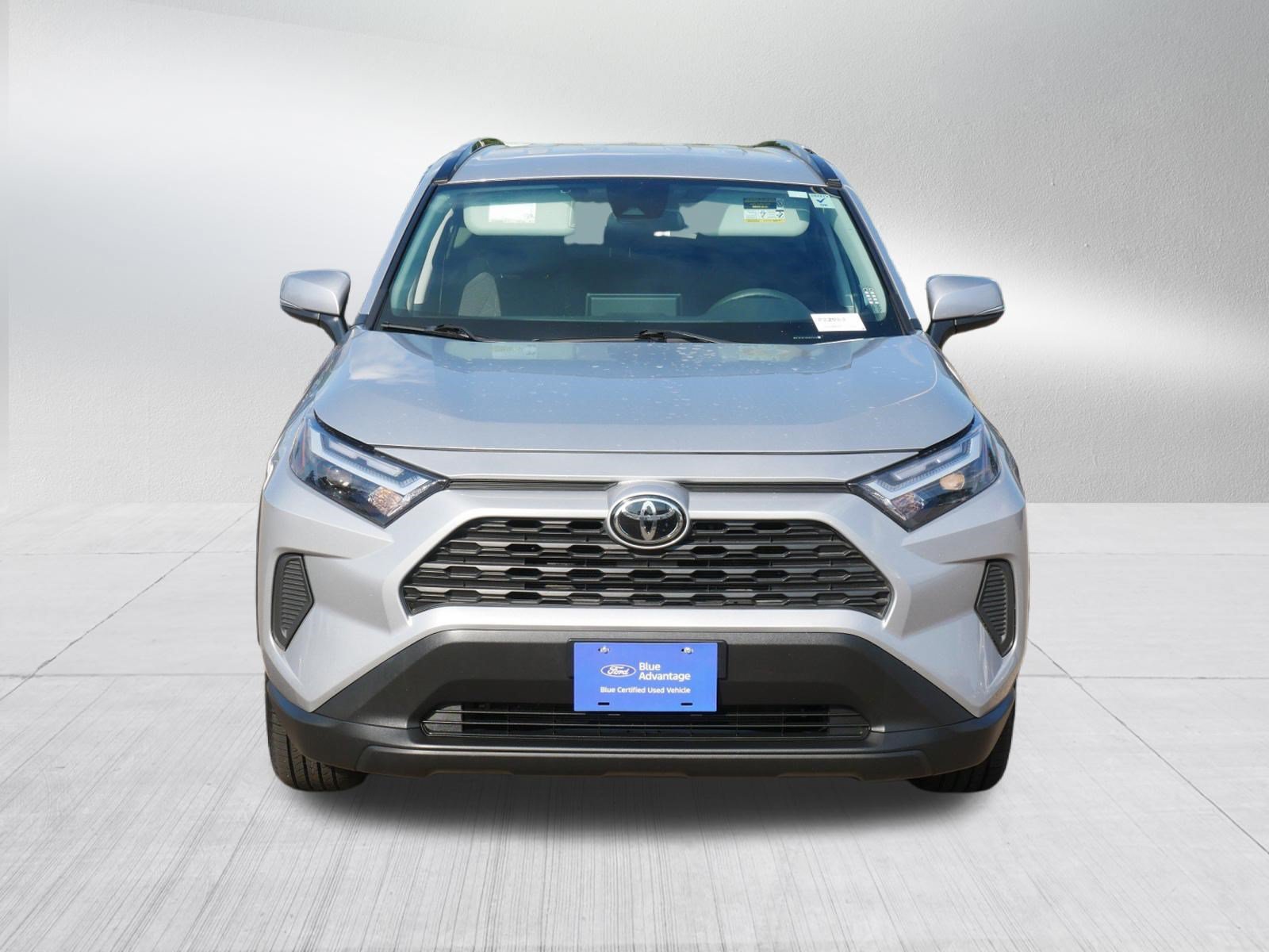 Used 2025 Toyota RAV4 XLE AWD/4WD image 2
